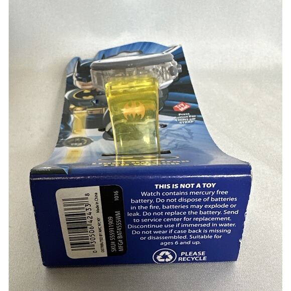 NEW Batman Children's Light Up Strap LCD Watch DC Comics - Picture 6 of 6